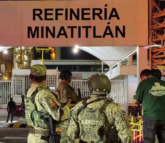 Confirma Pemex dos trabajadores lesionados tras ataque armado en la refinería de Minatitlán
