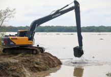 Atención inmediata y desazolve reducen niveles de agua en zonas inundadas de Nanchital