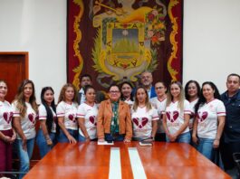 Entrega Ayuntamiento equipo de trabajo a instructoras del Programa de Activación Física