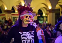 Inicia Ayuntamiento celebraciones del Día de Muertos; con Altar totonaca se recuerda a Melchor Peredo