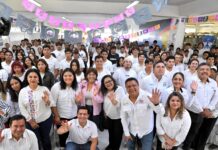 Continúa Rosa María entrega de becas universitarias a jóvenes de la ciudad de Veracruz