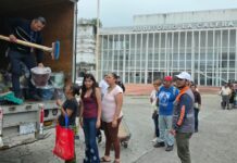 Distribuye Gobierno de Veracruz insumos a familias afectadas por lluvias en Tlaltetela y Banderilla