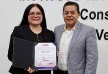 INE Veracruz entrega Titularidad a integrantes del Servicio Profesional Electoral Nacional